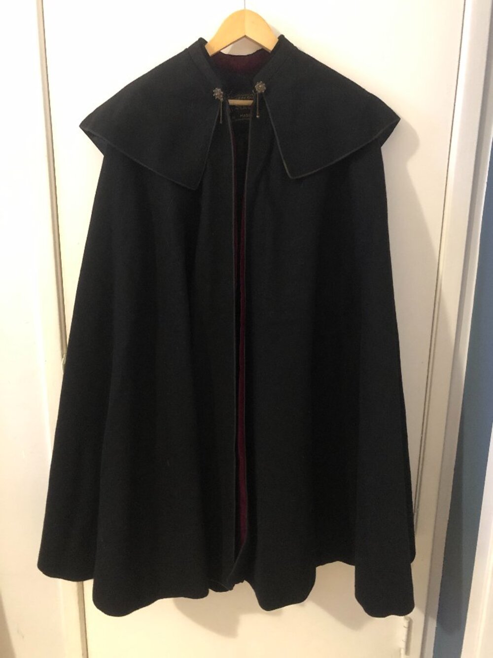 Vintage 70s Merino Wool Artist Cape with Red Velvet lining Made in Spain Coat
